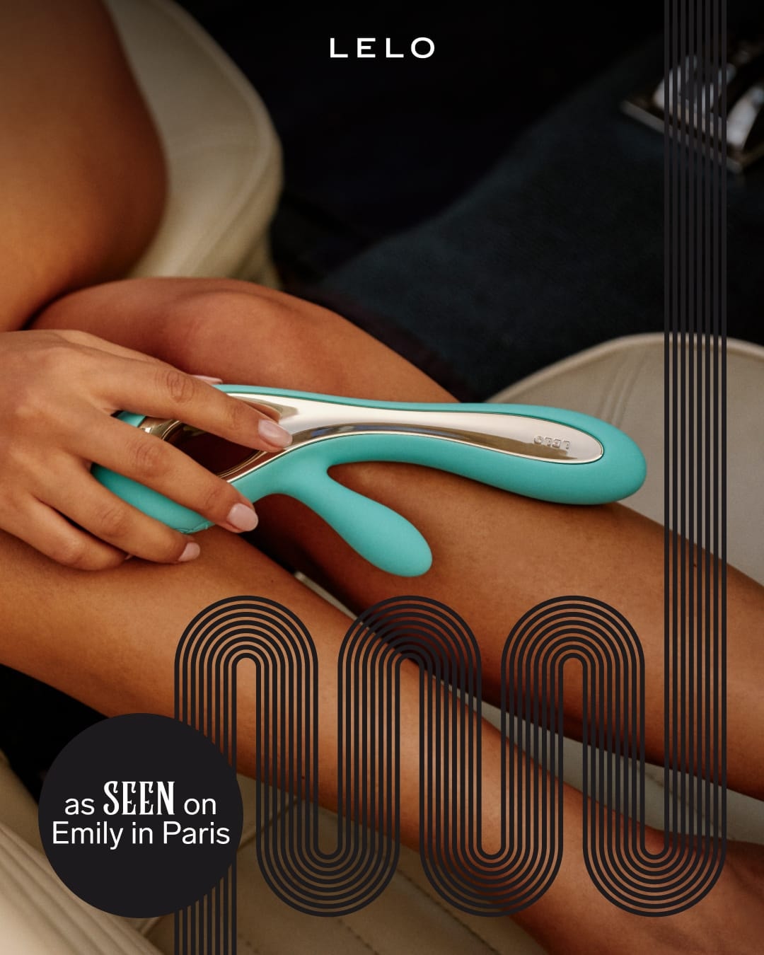 LELO 藍綠色產品生活情境專題圖